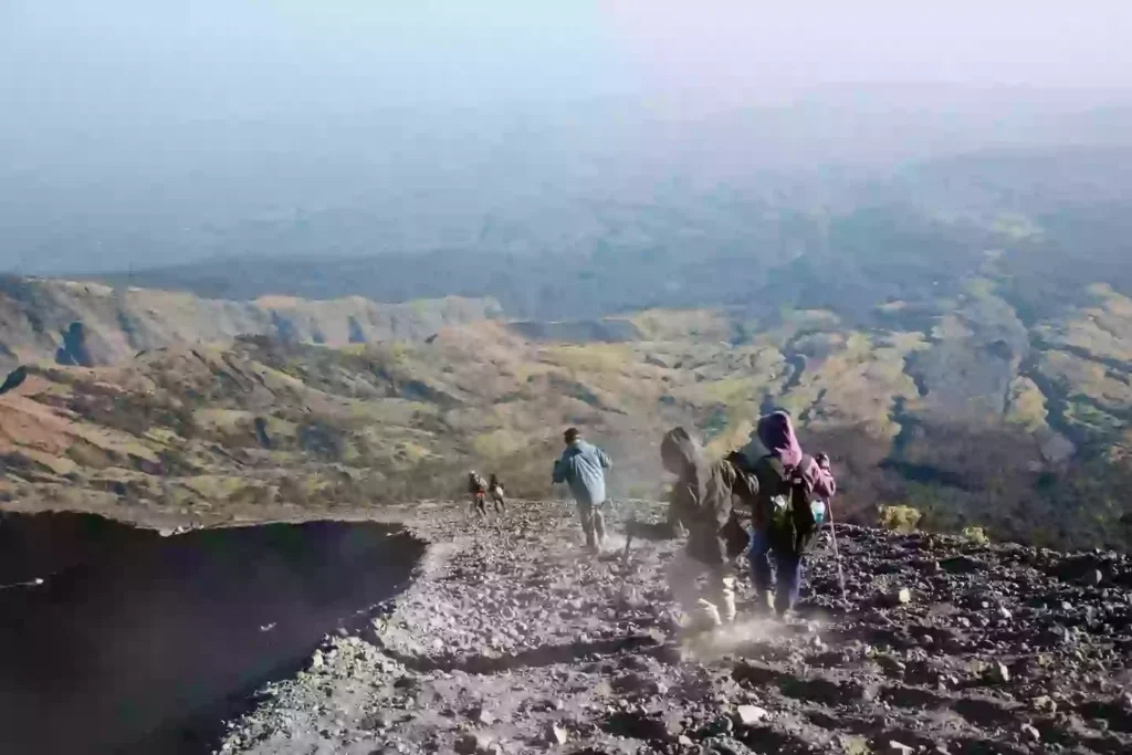 Hiker Juliana Marins found dead three days after falling into Indonesian volcano